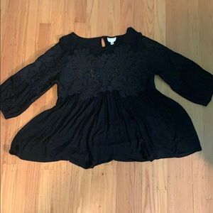 Deletta xs top with lace details